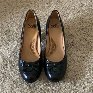 Sofft black pumps